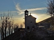 05 Al Santuario Sacra Famiglia di Nazareth (1230 m) nella luce del tramonto